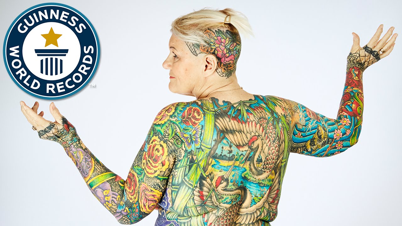 A 69 Ans Elle Devient La Femme La Plus Tatouée De Tous Les Temps Photos